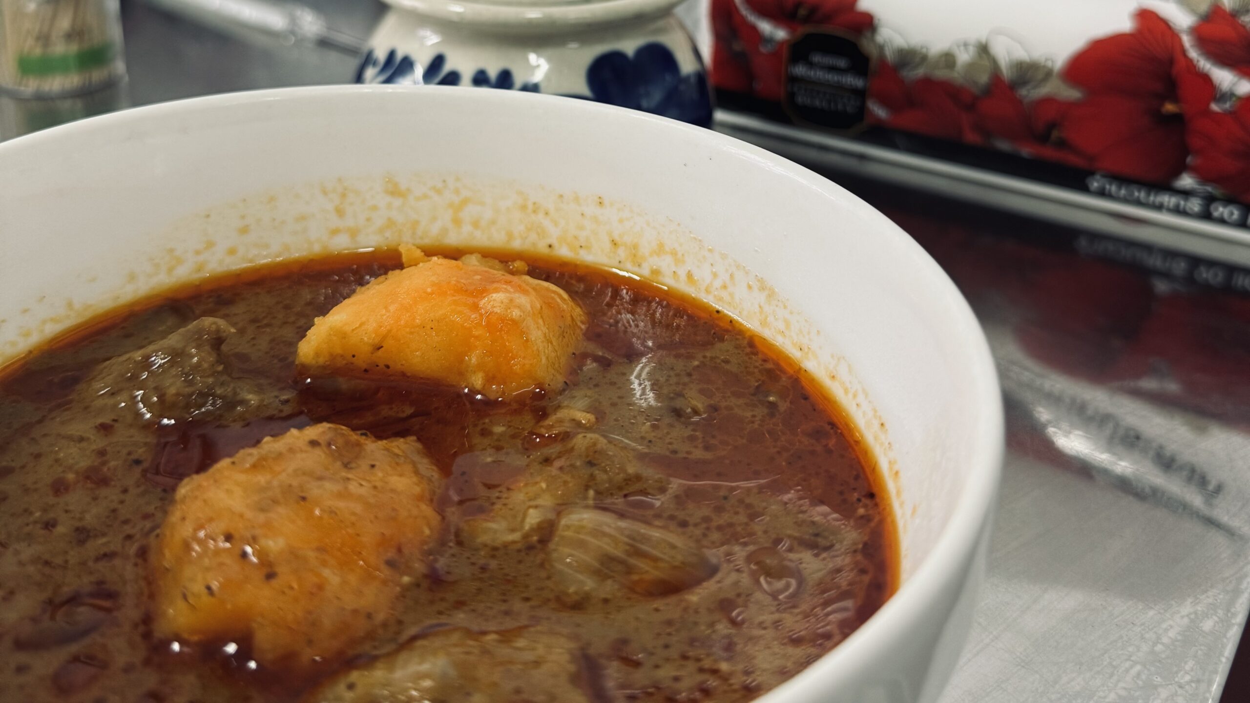 バンコクで食べたマッサマンカレーの一皿